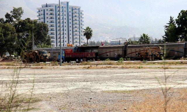 Hatay’da Sınıra Askeri Malzeme Sevkıyatı