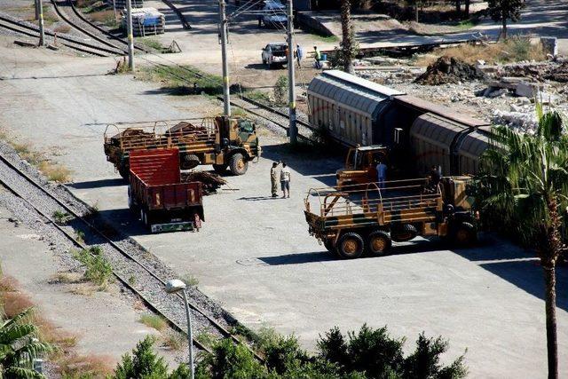 Hatay’da Sınıra Askeri Malzeme Sevkıyatı