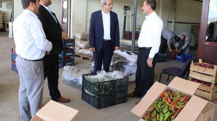 Demirkol, Hal Pazarı Esnafını Ziyaret Etti