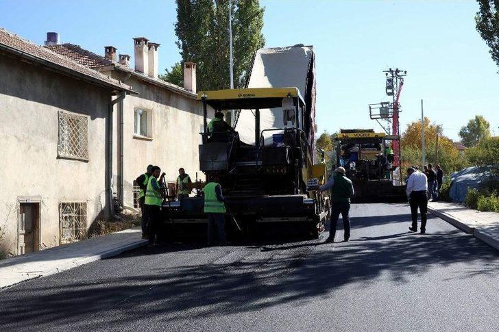Başkan Çelik, Akkışla’da Yapılan Asfalt Ve Kaldırım Çalışmalarını İnceledi G5
