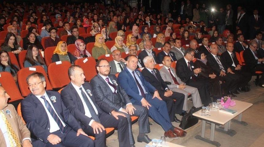 Öğrenciler Tarık Buğra’yı Anlattı