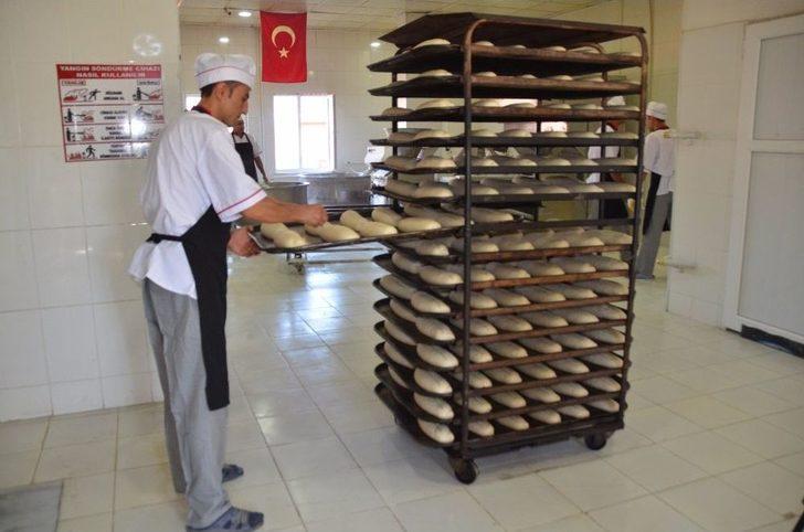 Erciş Belediyesinden Vatandaşa Ucuz Ekmek