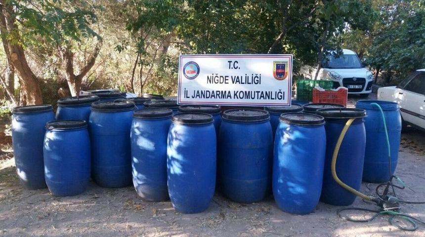 Niğde&rsquo;de Bin 600 Litre Ka&ccedil;ak Şarap Ele Ge&ccedil;irildi