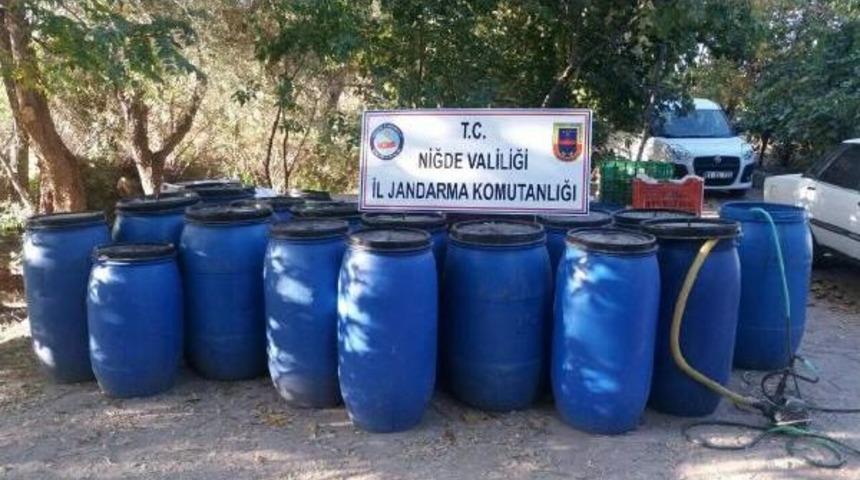 Jandarmadan Ka&ccedil;ak Şarap Imalathanesine Baskın