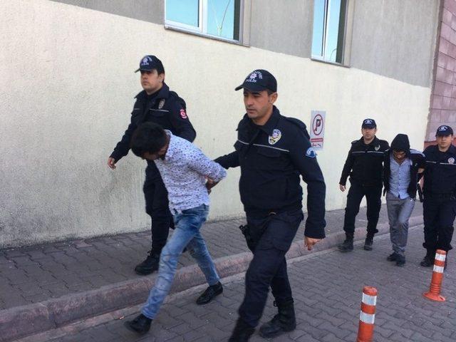 Uyuşturucudan G&ouml;zaltına Alınan 4 Kişi Adliyeye Sevk Edildi 1