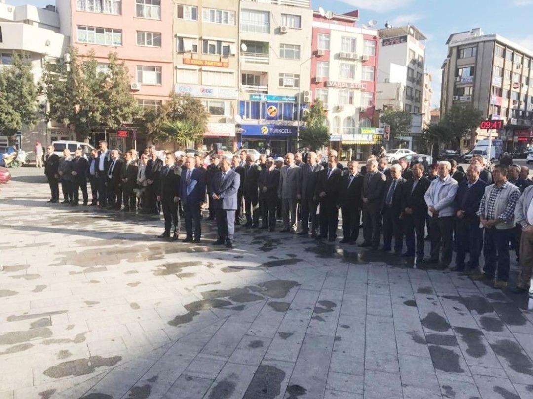 Burhaniye&rsquo;de Muhtarlar G&uuml;n&uuml; T&ouml;renle Kutlandı