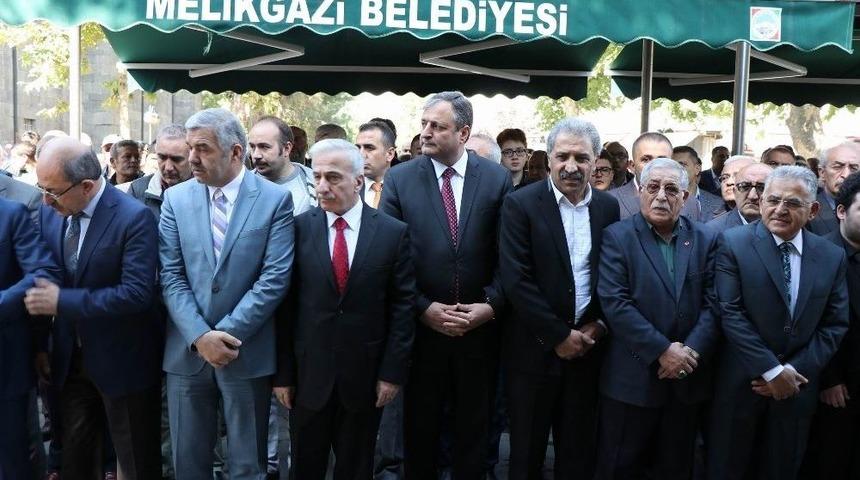 Gazeteci Ali Ceran Son Yolculuğuna Uğurlandı