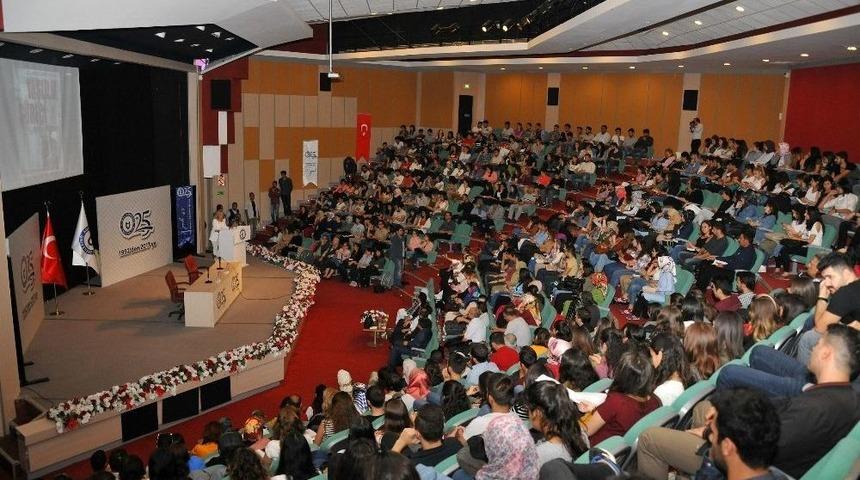 Ad&uuml;&rsquo;de Yaşlılık S&uuml;reci Konferansı Yapıldı