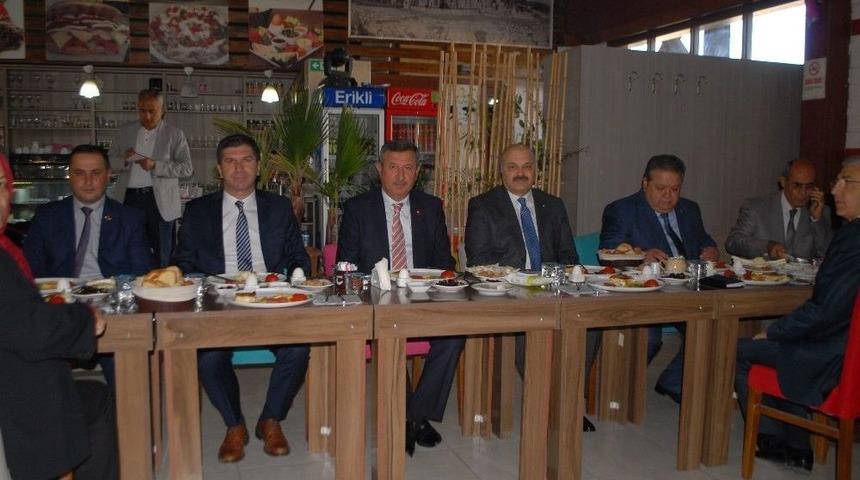 Muhtarlar Kahvaltıda Buluştu