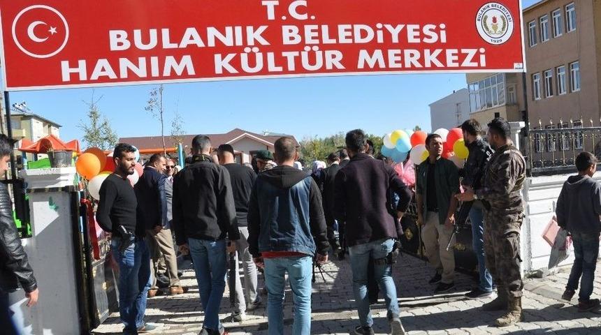 Muş&rsquo;ta Hanım K&uuml;lt&uuml;r Merkezi A&ccedil;ıldı