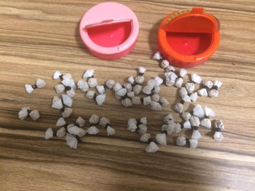 Oyuncak Bebeğin İ&ccedil;ine Bakan Polis Şaşkına D&ouml;nd&uuml;