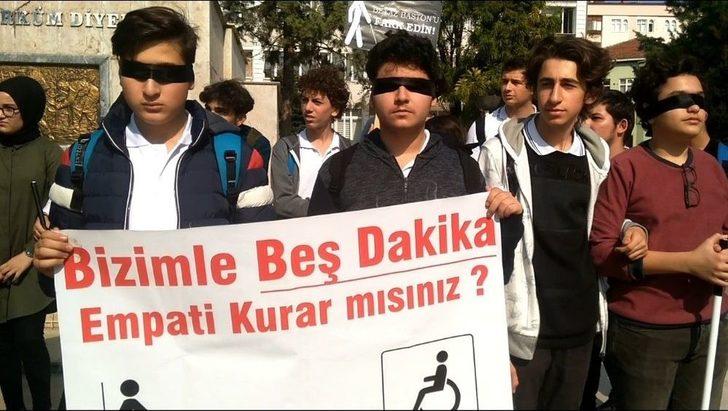 Liselilerden Beyaz Bastona Duyarlılık Yürüyüşü G2