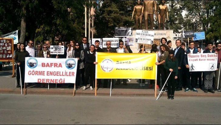 Liselilerden Beyaz Bastona Duyarlılık Yürüyüşü G4