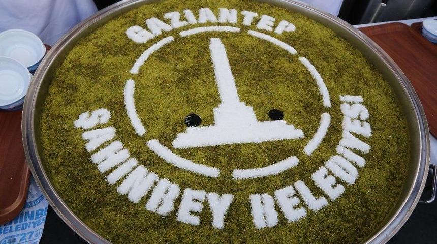 Tahmazoğlu, Bakan Şimşek İle Birlikte Aşure İkram Etti