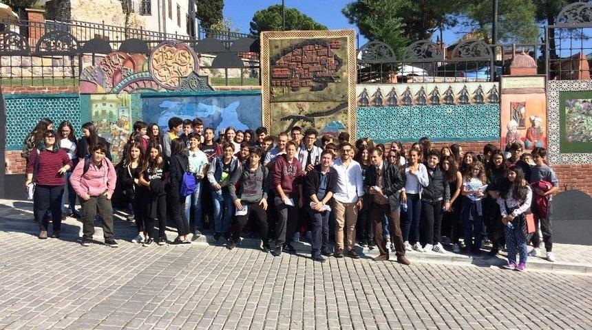 İstanbullu &Ouml;ğrenciler İzmit&rsquo;i G&ouml;rmeye Geldiler