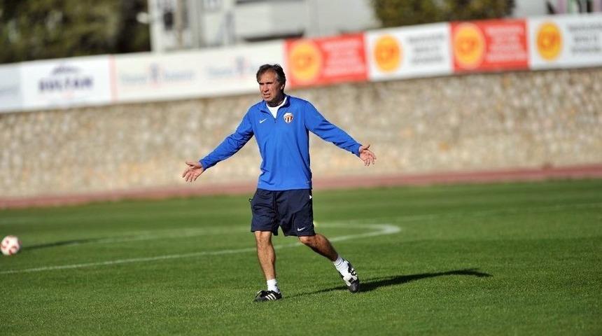 İneg&ouml;lspor Teknik Direkt&ouml;r&uuml; Yoldaş: "kazanmak İ&ccedil;in B&uuml;t&uuml;n G&uuml;c&uuml;m&uuml;zle Oynayacağız"