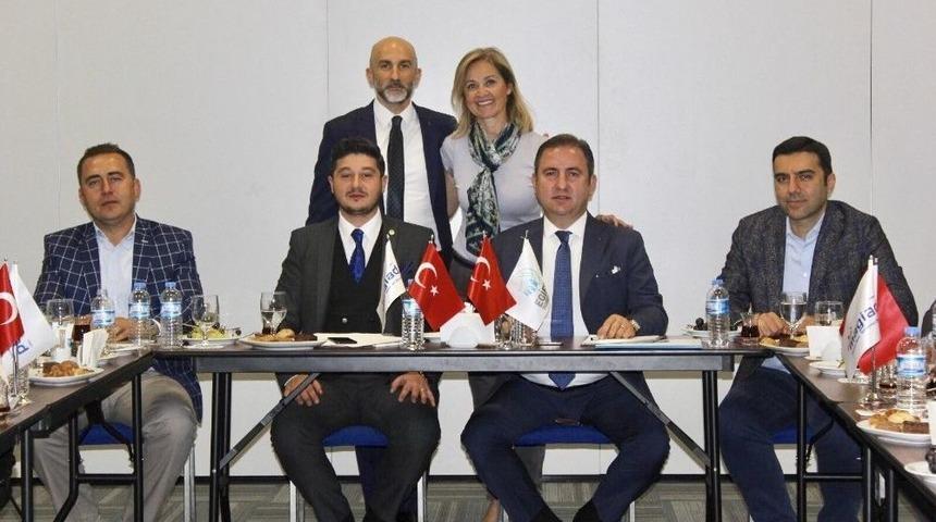 Egeli Gen&ccedil; İş Adamları Manisa&rsquo;da Buluştu