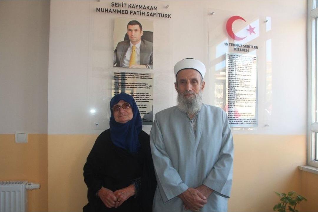 Şehit Kaymakam Safit&uuml;rk&rsquo;&uuml;n Anne Ve Babasını Duygulandıran A&ccedil;ılış