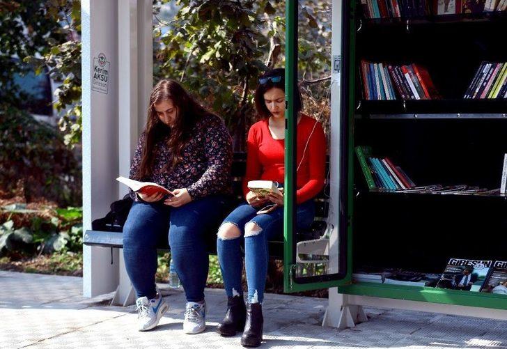 Türkiye’de İlk Defa ‘durak Kütüphane Ve Engelli Şarj İstasyonu’ Giresun’da Açıldı G1
