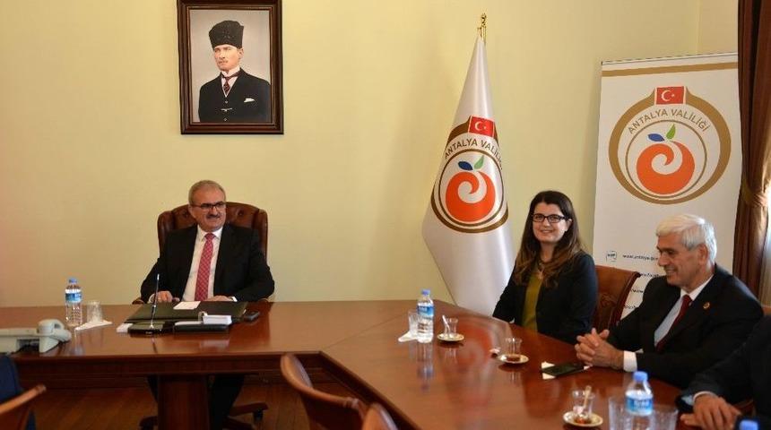 Vali Karaloğlu Muhtarlarla Bir Araya Geldi