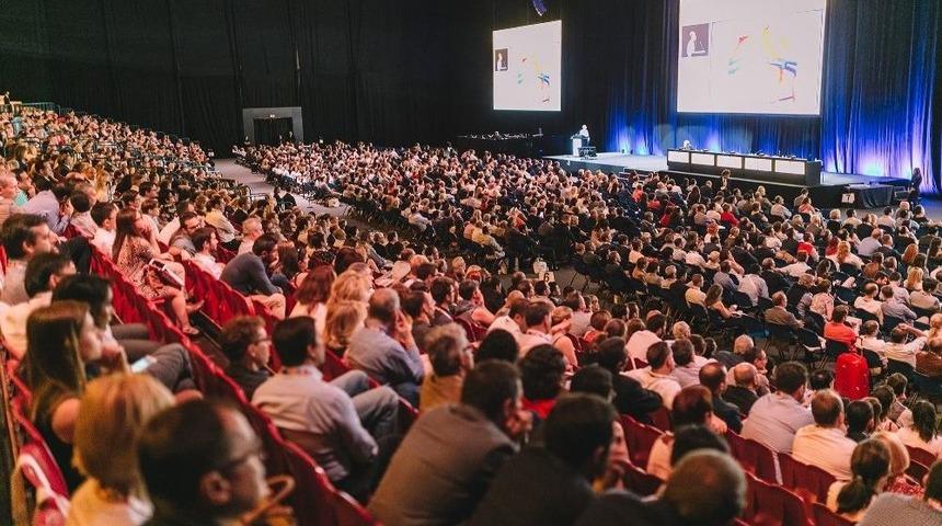 Lokal Anestezi İle G&ouml;z Onarımına Escrs&rsquo;den &Ouml;d&uuml;l