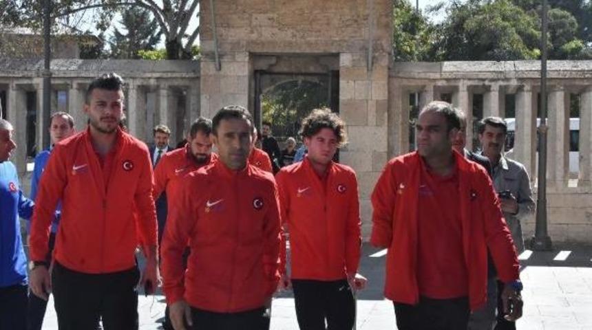 Avrupa Şampiyonu Ampute Milli Futbol Takımı&rsquo;Na Mevlana&rsquo;Da Sevgi Seli
