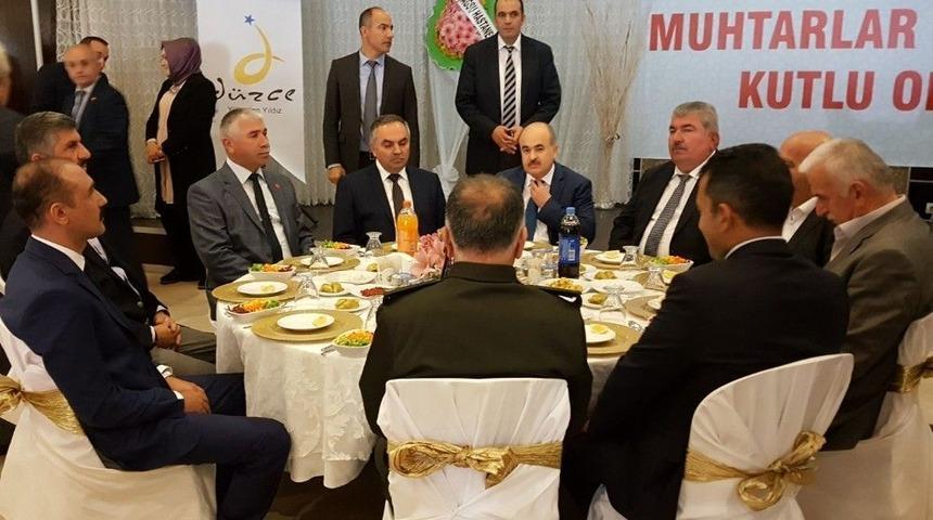 D&uuml;zce Valisi Dağlı, Muhtarları Ağırladı