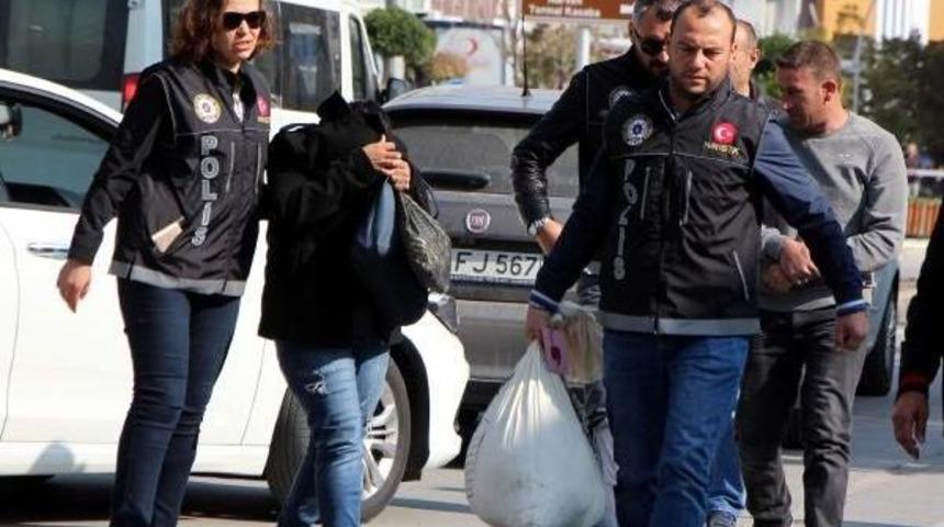 Otomobilde 20 Kilo Eroin Ile Yakalanan &Ccedil;ift G&ouml;zaltında