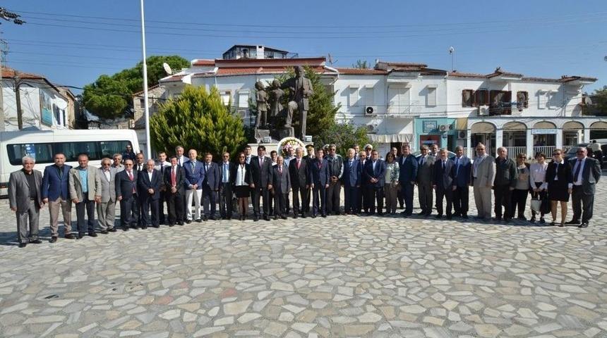 Fo&ccedil;alı Muhtarlar Muhtarlar G&uuml;n&uuml;&rsquo;n&uuml; Kutladı