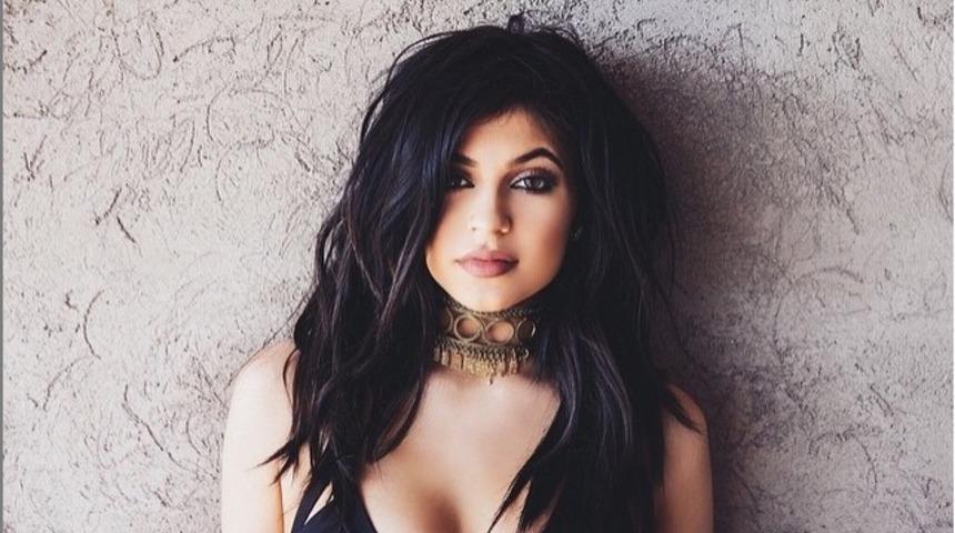 Tattoo Sanatında Son Nokta: D&ouml;vmeyle Kylie Jenner Dudağı &Ccedil;izdiren Kadın