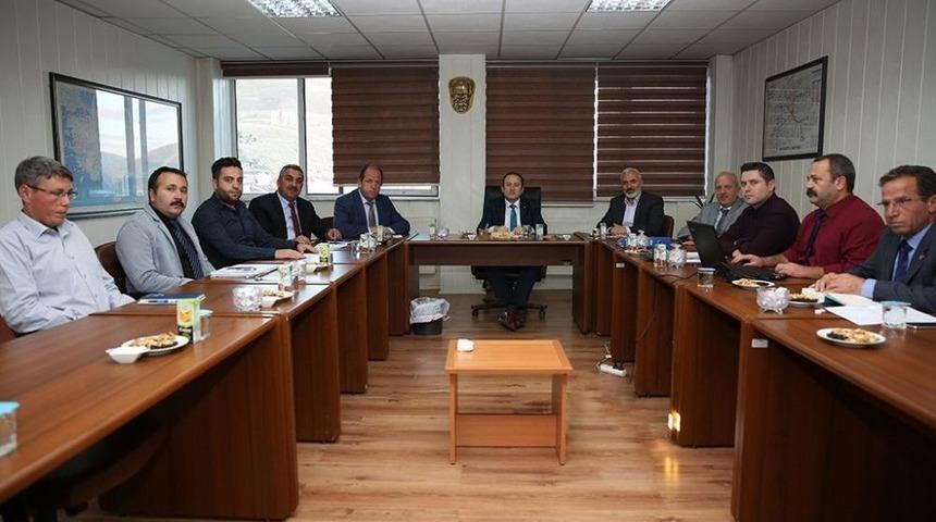 Vali Pehlivan, &Ouml;zel İdare Ve K&ouml;ydes Yatırımlarının Son Durumları Hakkında Brifing Aldı