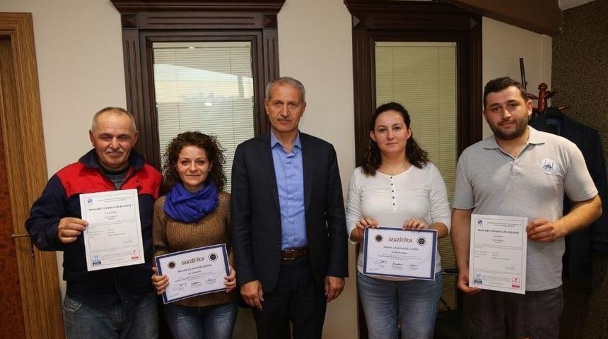 Kursiyerler, Sertifikalarını Başkan Dişli&rsquo;nin Elinden Aldı