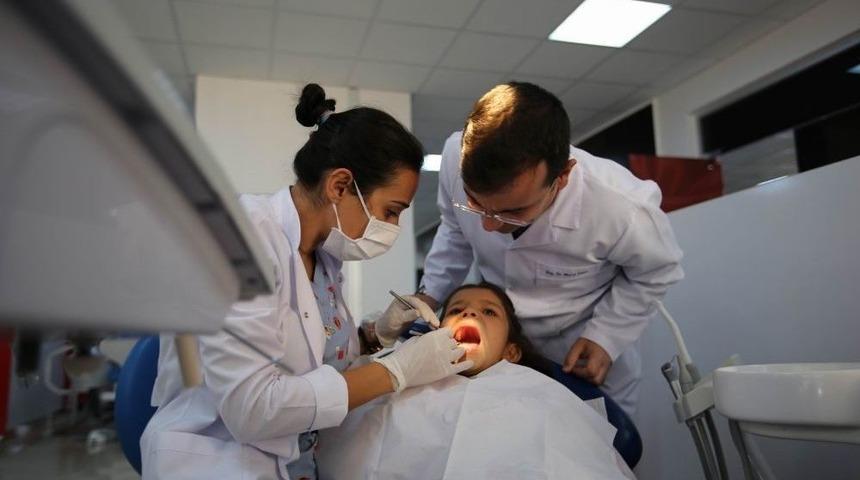 Sevgi Evlerinde Kalan &Ccedil;ocuklara Diş Taraması