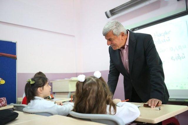 Başkan Karaosmanoğlu Öğrencilerle Bir Araya Geldi