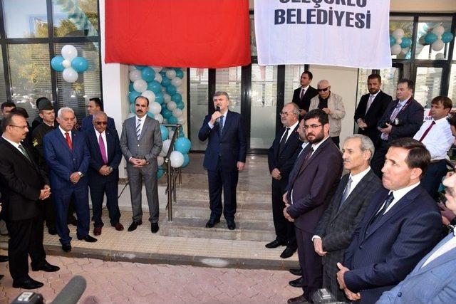 Başkan Altay’dan Muhtarlara Anlamlı Hediye