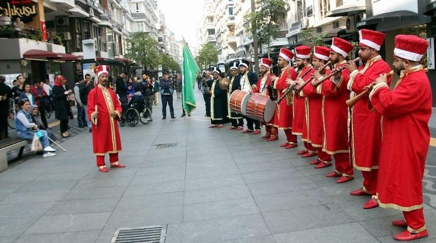 Cadde Ortasında Mehter Gösterisi
