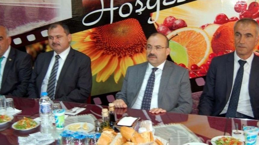 Bitlis Valisi Ustaoğlu, Muhtarlarla Bir Araya Geldi