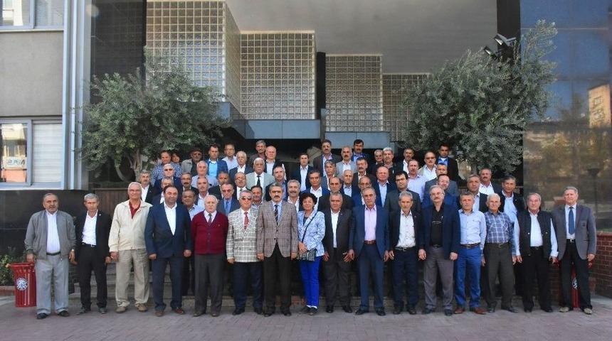 Başkan Alıcık Muhtarlar G&uuml;n&uuml;n&uuml; Kutladı