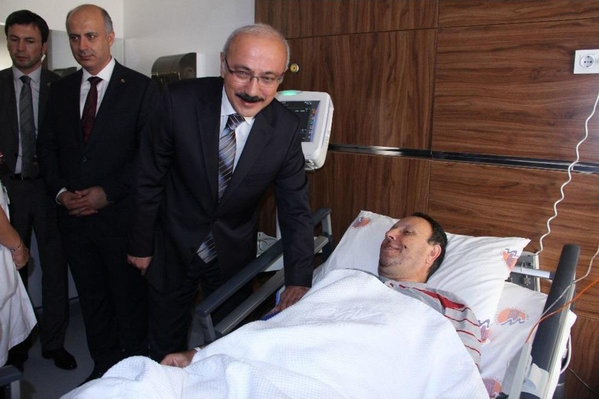 Bakan Elvan, Ter&ouml;r Saldırısında Yaralananları Ziyaret Etti