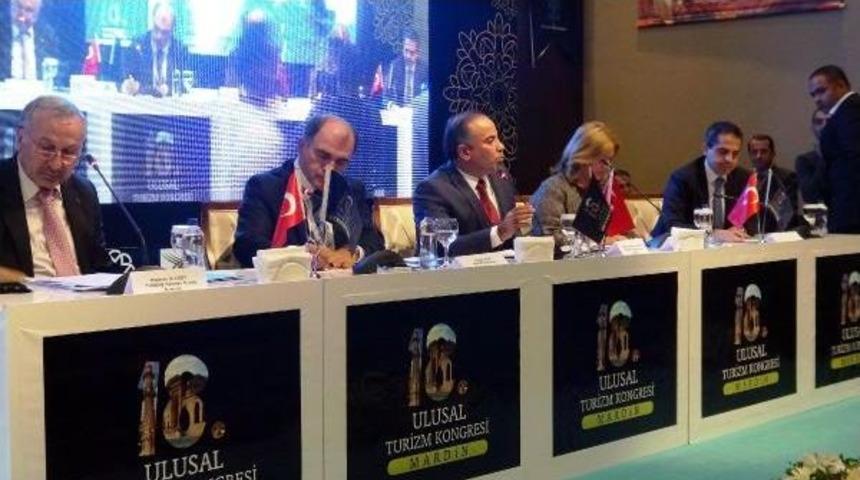 Mardin'deki Turizm Kongresi'nde 'bakan Gelmedi' Polemiği