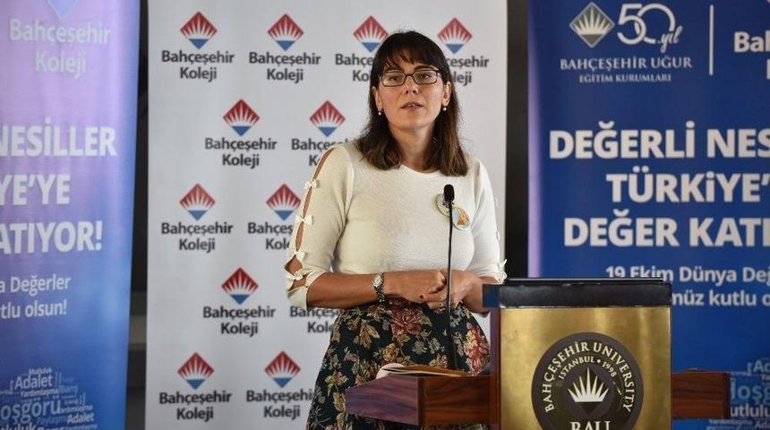 Eğitimde Toplumsal Değerler &Ouml;n Plana &Ccedil;ıkıyor