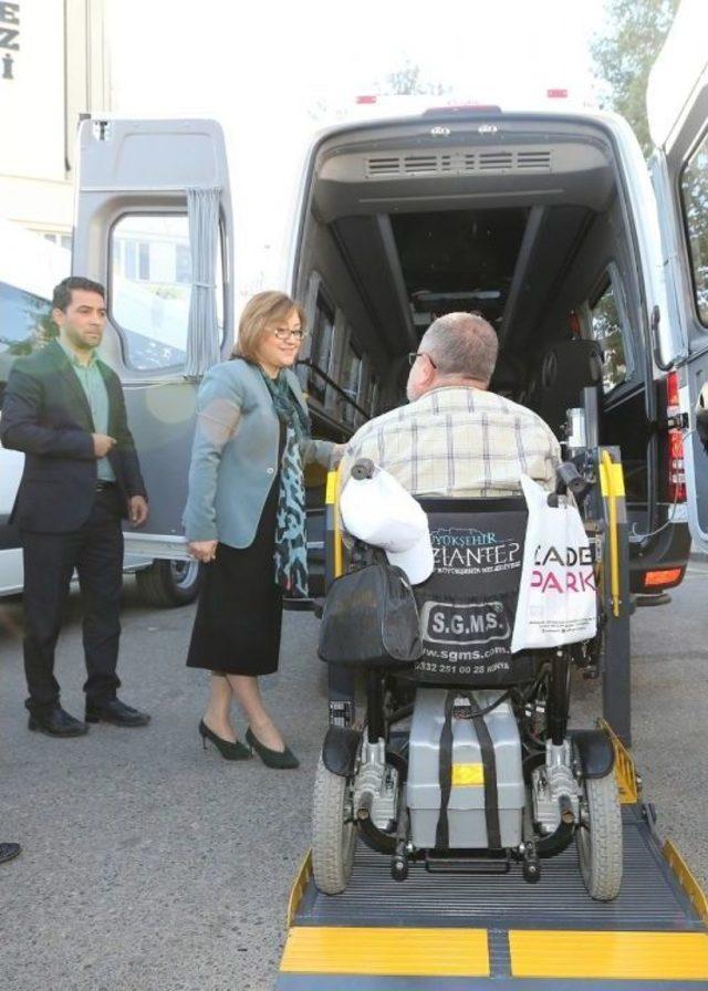 Gaziantep Büyükşehir Belediyesinden İlçe Belediyelerine Araç Desteği