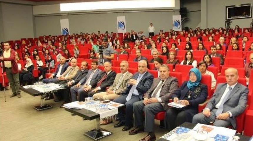 Yunus Emre Sempozyumu'nda Yabancı M&uuml;zik Eleştirisi