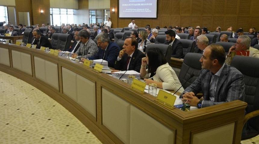 Meclis Toplantısının Konusu İstifalar Oldu