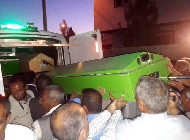 Pamuk Yığını Altında &Ouml;l&uuml; Bulunan 3 &Ccedil;ocuk Defnedildi 2