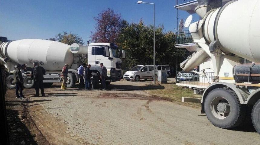 Elazığ&rsquo;da Beton Mikseri Kazası: 1 &Ouml;l&uuml;
