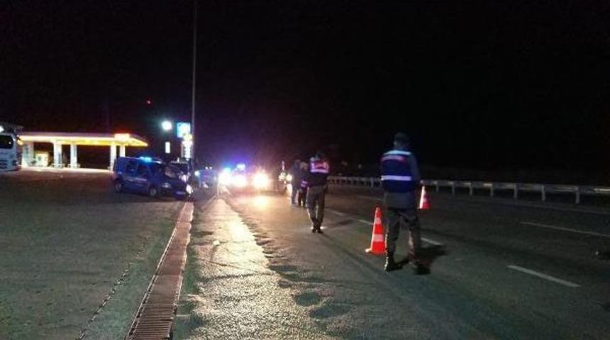 Otomobilin &Ccedil;arpıp Ka&ccedil;tığı Yaya &Ouml;ld&uuml;