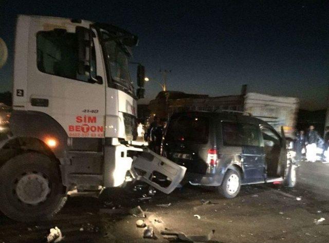 Zincirleme Kazada 2 Kişi Yaralandı 2