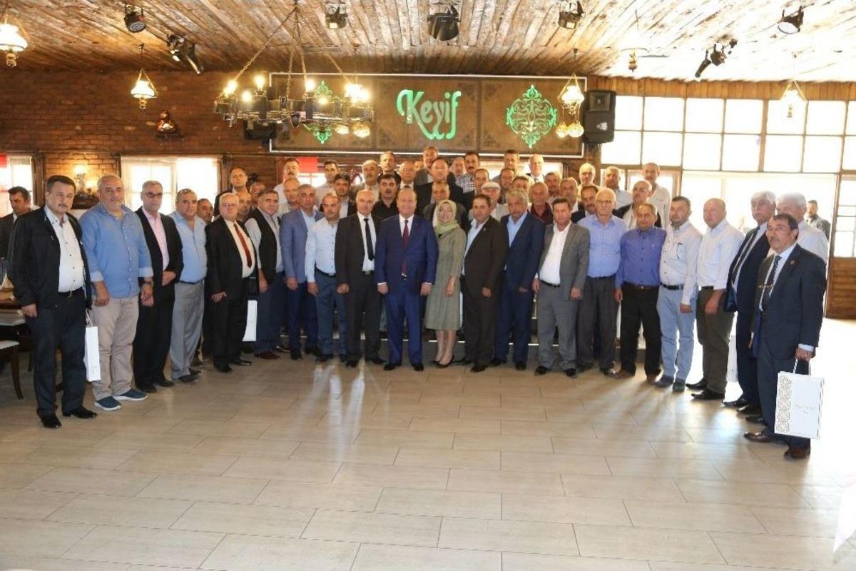 Başkan &Ouml;zakcan; "&ouml;n&uuml;m&uuml;zdeki D&ouml;nemde Muhtarlarımız İle Başarı &Ccedil;ıtasını Y&uuml;kseltmek İstiyorum"