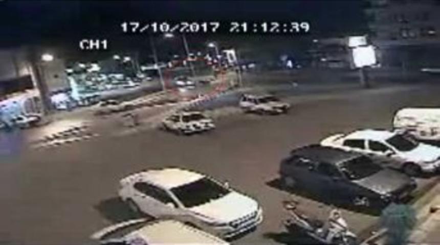 Kaza Anı G&uuml;venlik Kamerasına Yansıdı